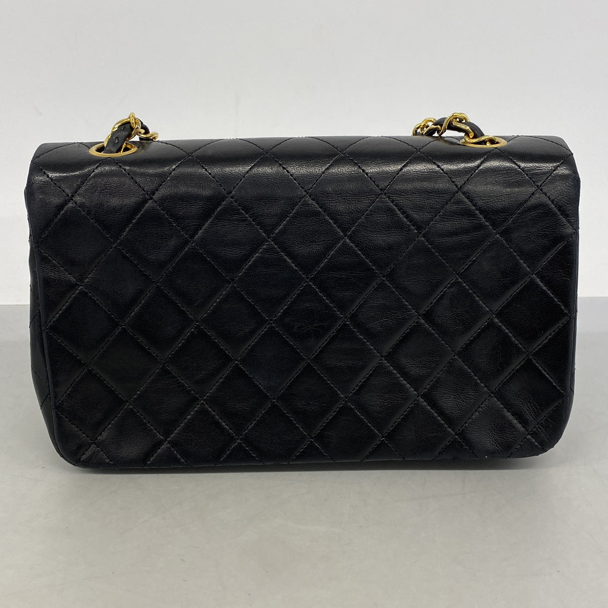 【6hd3275】シャネル ショルダーバッグ マトラッセ チェーンショルダー ラムスキン ブラック ゴールド金具【中古】レディース