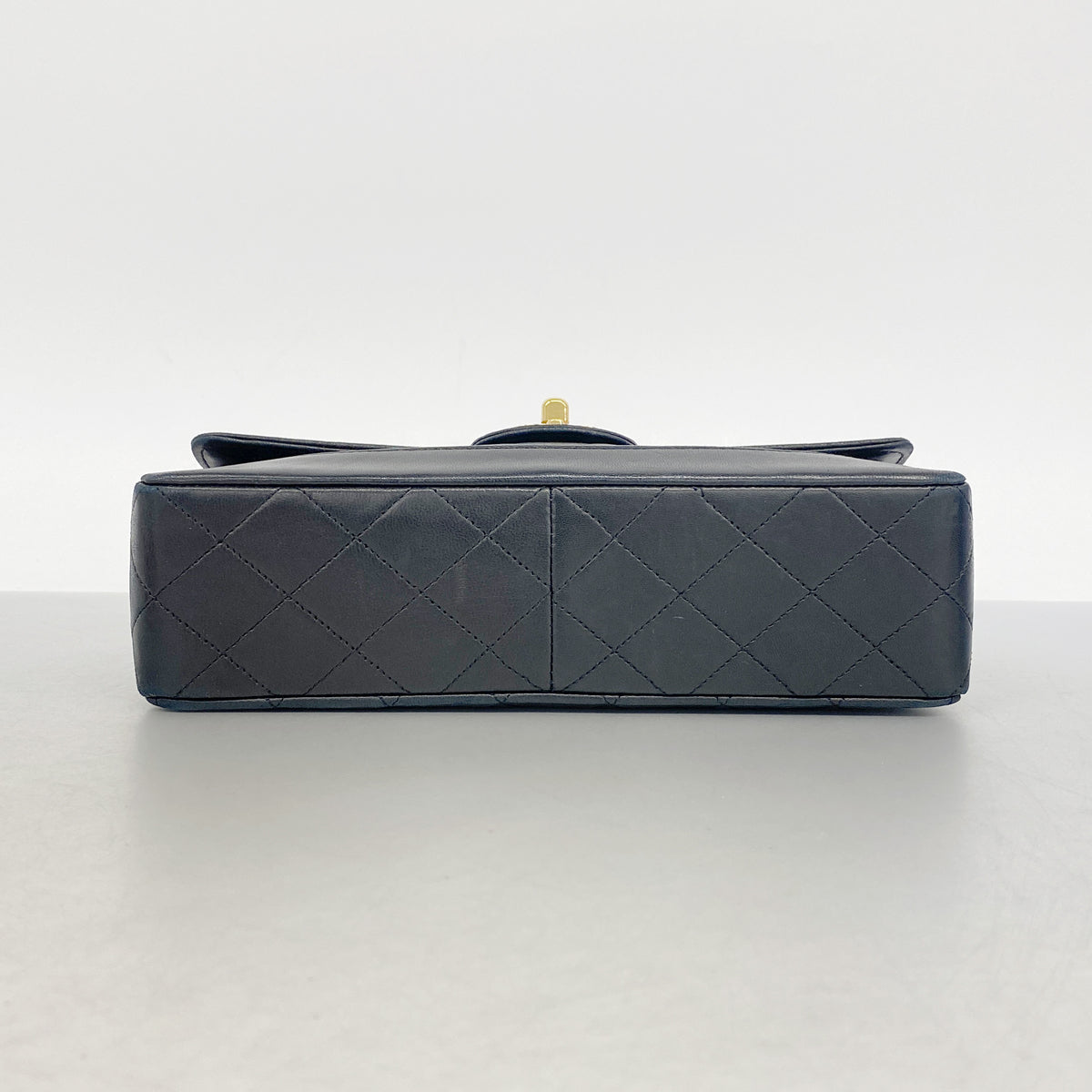 【6hd3304】シャネル ショルダーバッグ マトラッセ Wチェーン ラムスキン ブラック ゴールド金具【中古】レディース