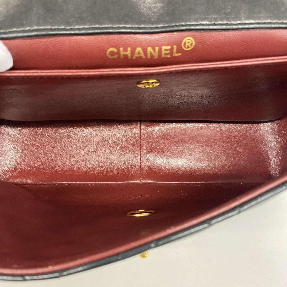 【6hd3304】シャネル ショルダーバッグ マトラッセ Wチェーン ラムスキン ブラック ゴールド金具【中古】レディース
