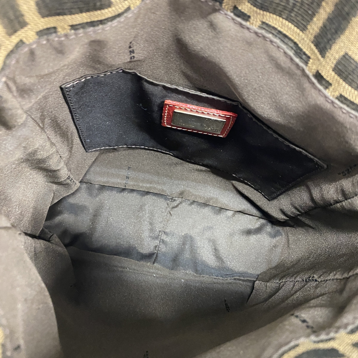 【6hd3310】フェンディ トートバッグ ズッカ ナイロンキャンバス ブラウン レッド シルバー金具【中古】レディース