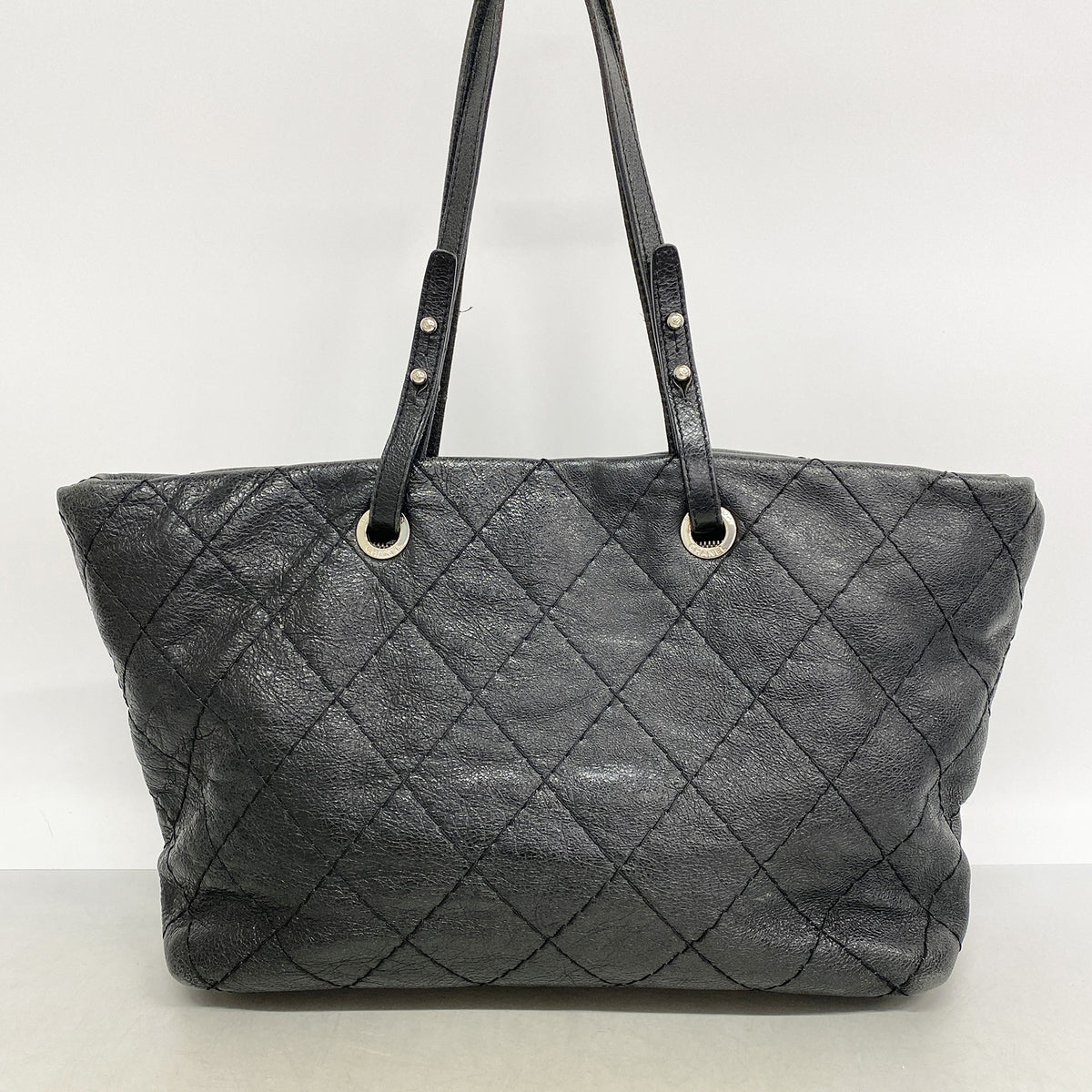 【6hd3311】シャネル トートバッグ オンザロード レザー ブラック シルバー金具【中古】レディース