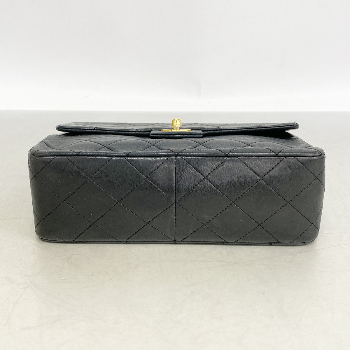 【6hd3312】シャネル ショルダーバッグ ミニマトラッセ チェーンショルダー ラムスキン ブラック ゴールド金具【中古】レディース