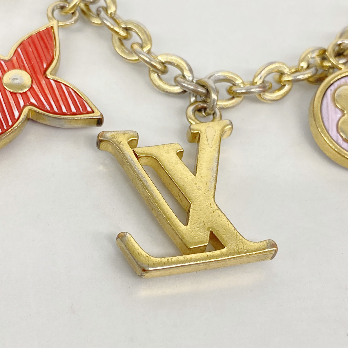 【6hd3322】ルイヴィトン キーホルダー・チャーム エピ チェーンスプリングストリート M00540 ゴールド マルチカラー【中古】レディース