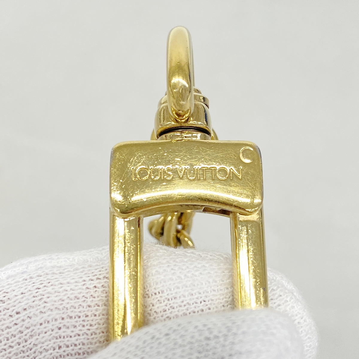 【6hd3322】ルイヴィトン キーホルダー・チャーム エピ チェーンスプリングストリート M00540 ゴールド マルチカラー【中古】レディース