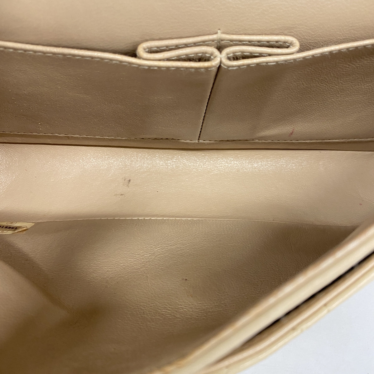 【6hd3350】シャネル ショルダーバッグ マトラッセ Wフラップ Wチェーン ラムスキン ベージュ ゴールド金具【中古】レディース