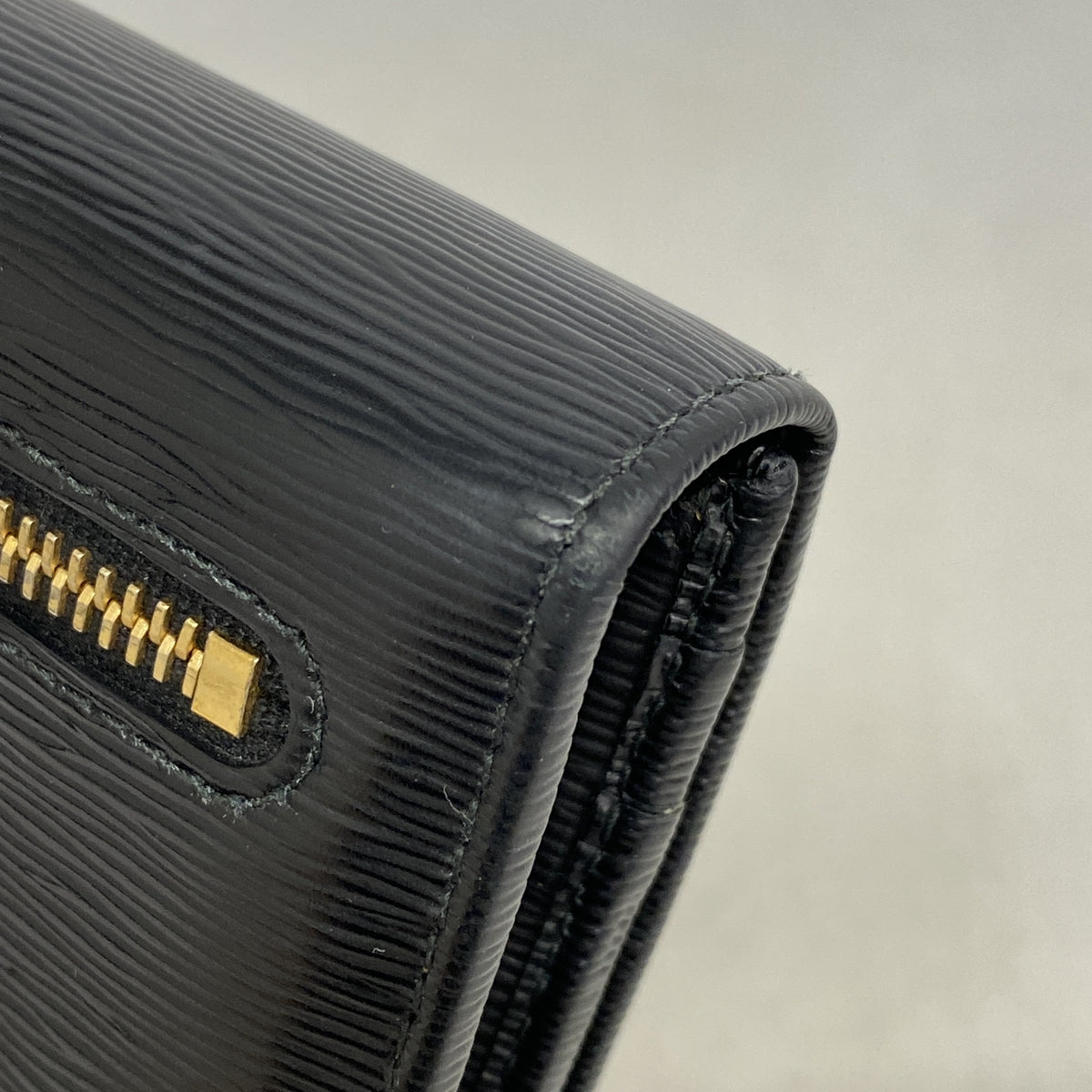 【6hd3396-k】プラダ 長財布 ヴィッテロ レザー ブラック ゴールド金具【中古】メンズ レディース ユニセックス