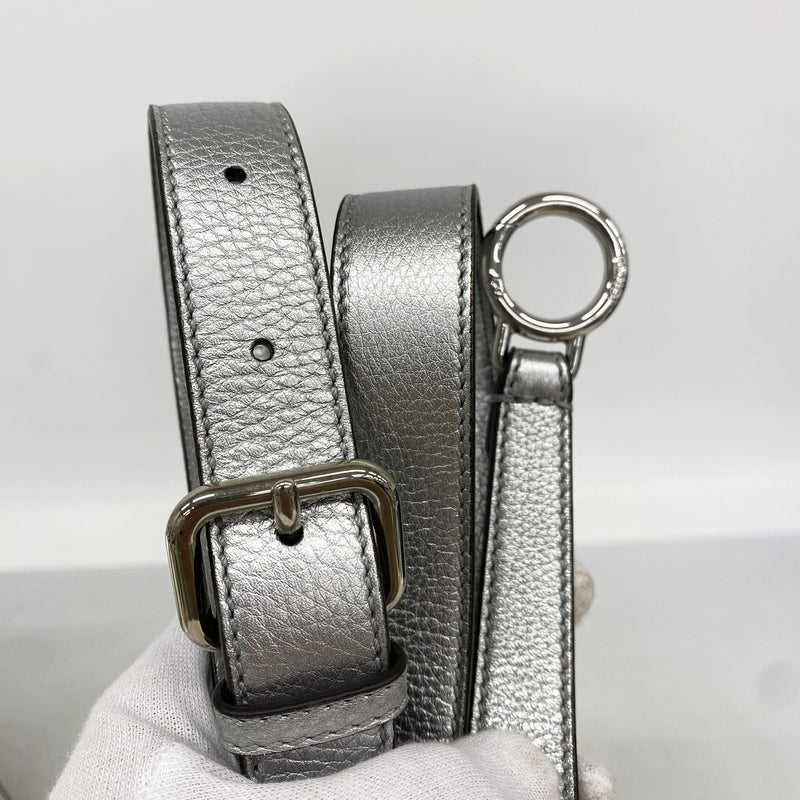 【6hd3414】フェンディ ハンドバッグ ピーカブー レザー シルバー シルバー金具【中古】レディース
