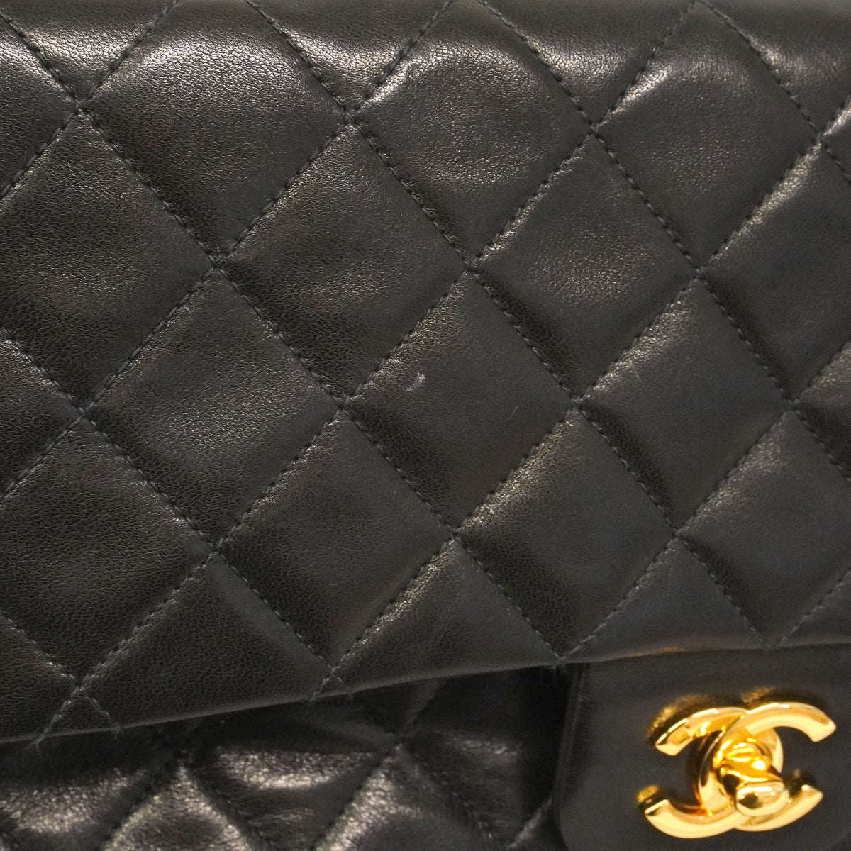 【6hd3495】シャネル ショルダーバッグ マトラッセ Wフラップ Wチェーン ラムスキン ブラック ゴールド金具【中古】レディース