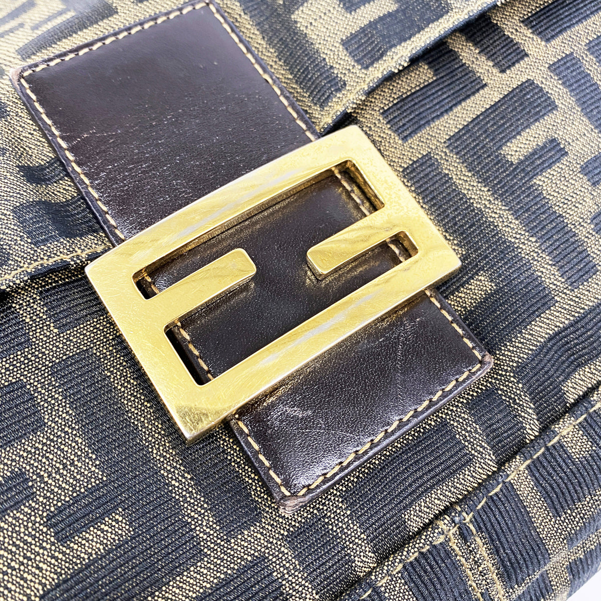【6hd3521】フェンディ ショルダーバッグ ズッカ ナイロンキャンバス ブラウン ゴールド金具【中古】レディース