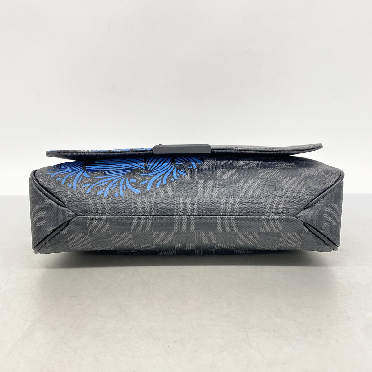 【6hd3526】ルイヴィトン ショルダーバッグ ダミエ・グラフィット ディストリクトPM N41714 ブラック ブルー【中古】メンズ