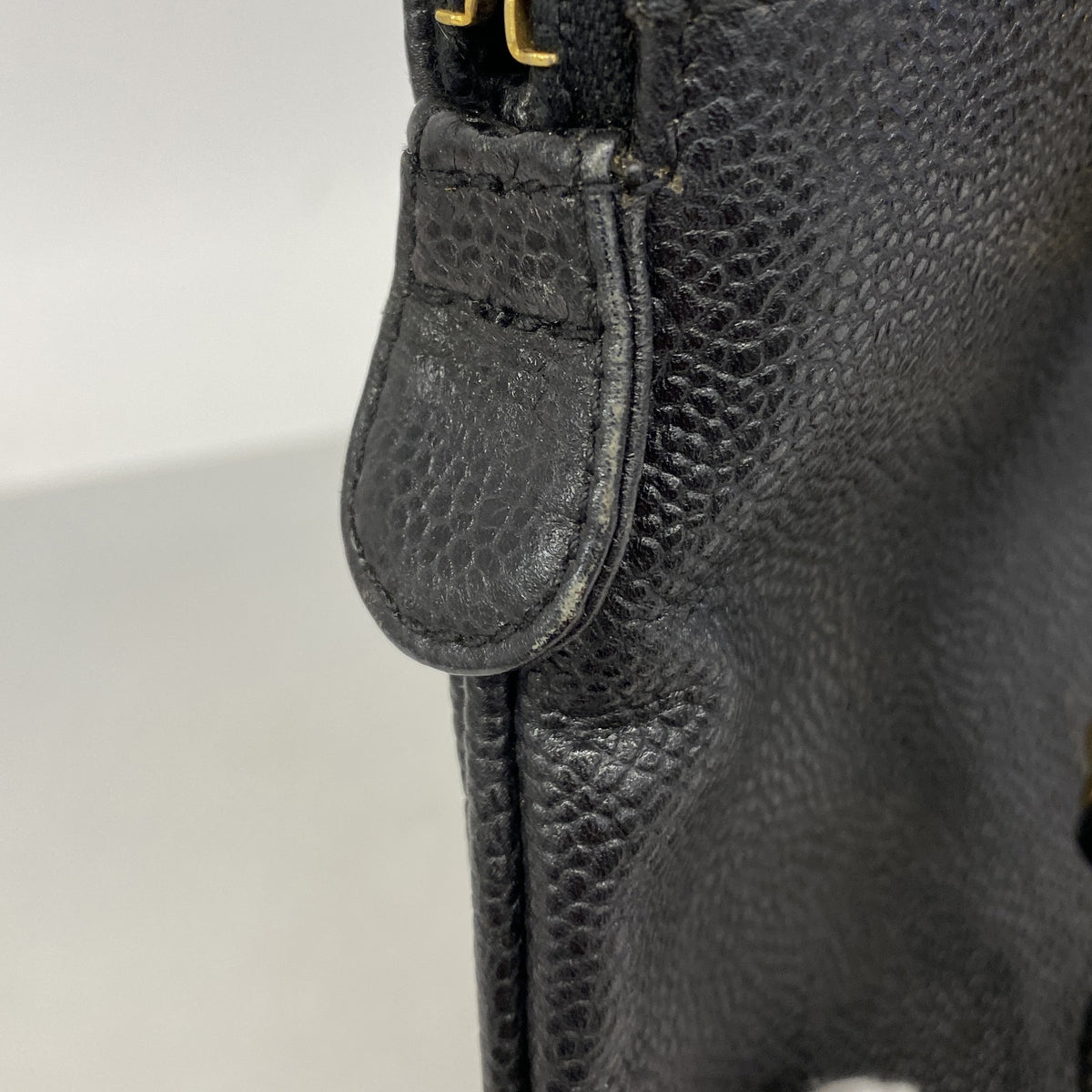 【6hd3539】シャネル ショルダーバッグ トリプルココ キャビアスキン ブラック ゴールド金具【中古】レディース