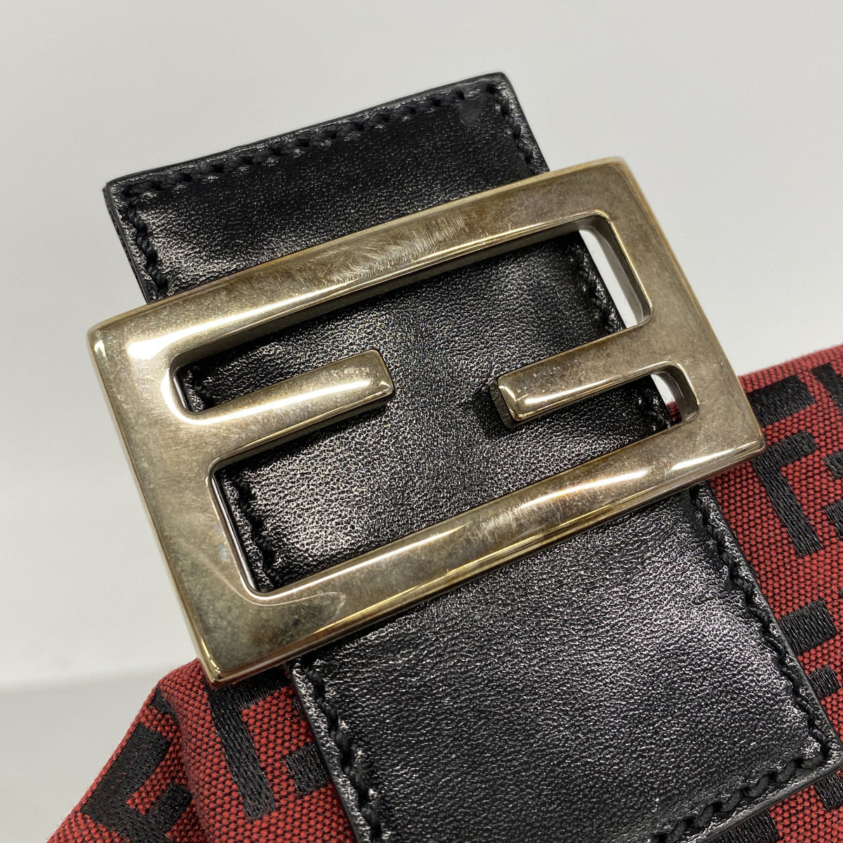 【6hd3666】フェンディ ハンドバッグ ズッキーノ マンマバケット ナイロンキャンバス レッド ブラック シルバー金具【中古】レディース