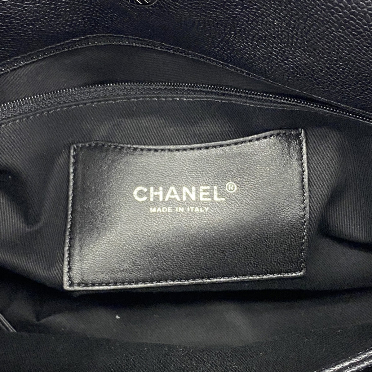 【6hd3722-k】シャネル ショルダーバッグ マトラッセ チェーンショルダー キャビアスキン ブラック シルバー金具【中古】レディース