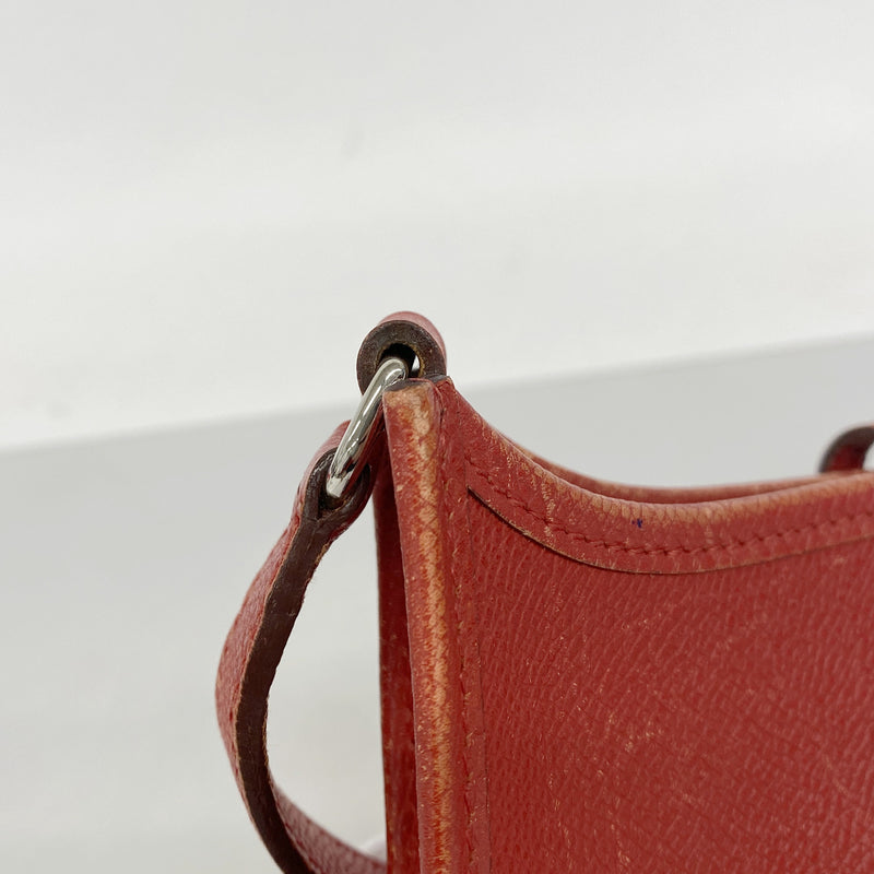 【6hd3753】エルメス ショルダーバッグ エヴリンTPM クシュベル ルージュカザック シルバー金具 □H刻印【中古】レディース