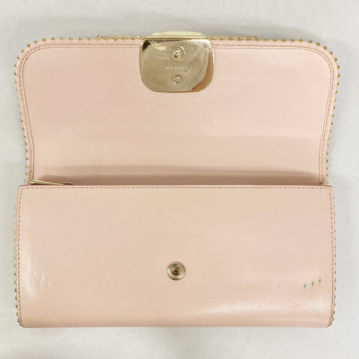 【6hd3822】サルヴァトーレフェラガモ 長財布 ヴァラ レザー ピンク シャンパンゴールド金具【中古】レディース