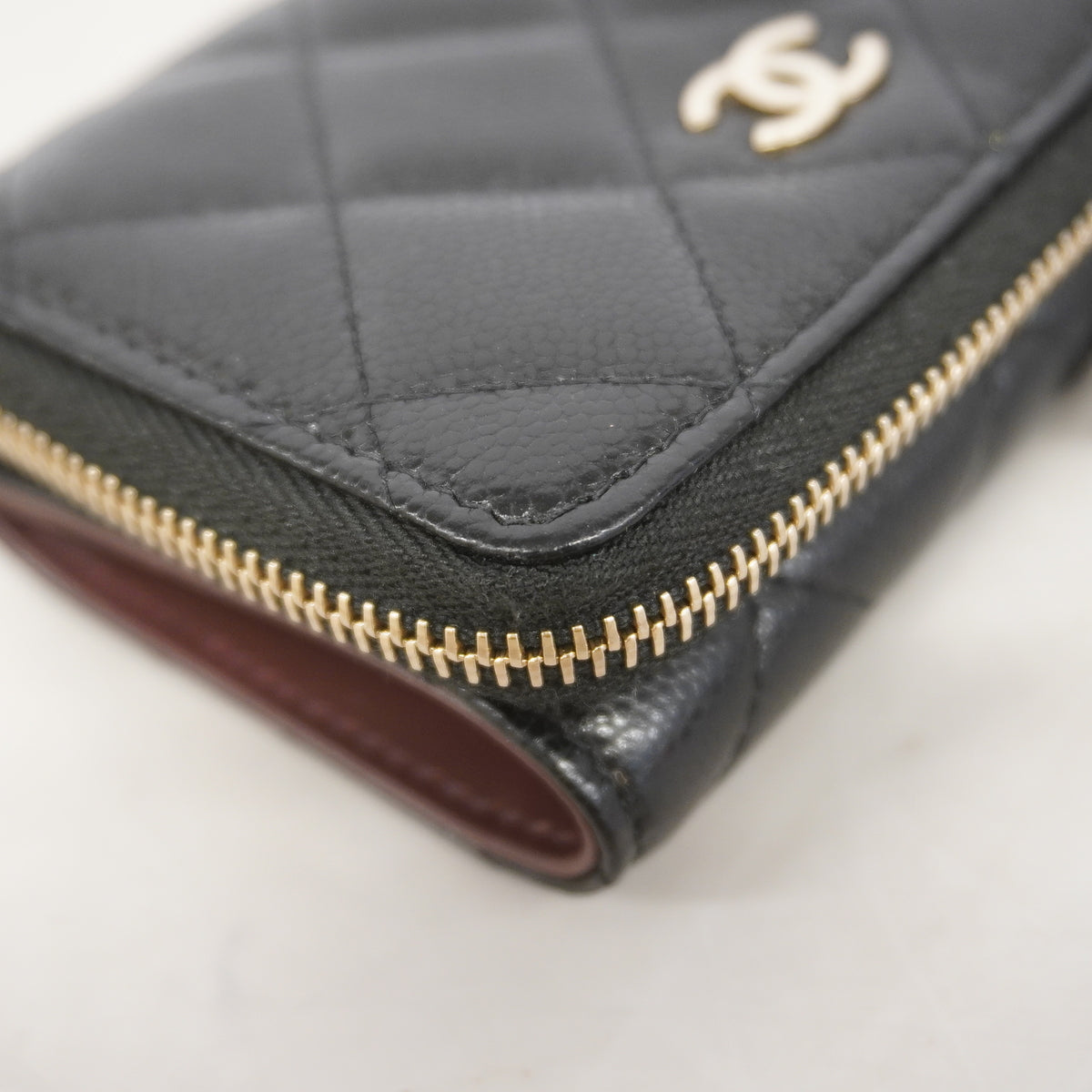 【6hd3841-k】シャネル 三つ折り財布 マトラッセ キャビアスキン ブラック シャンパンゴールド金具【中古】レディース