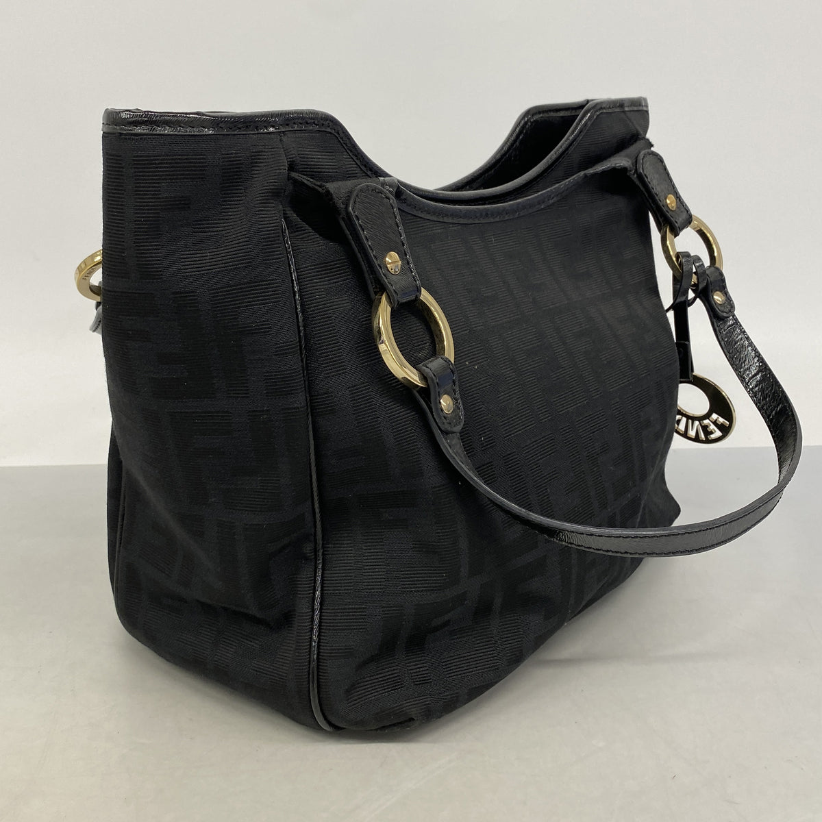 【6hd3869】フェンディ トートバッグ ズッカ ナイロンキャンバス ブラック ゴールド金具【中古】レディース