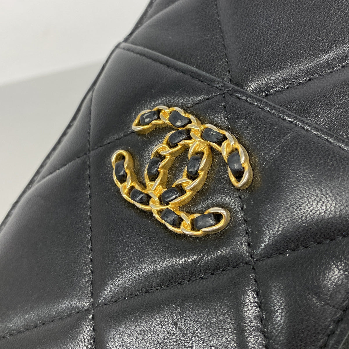 【6hd3872】シャネル 長財布 シャネル19 ラムスキン ブラック ゴールド金具【中古】レディース