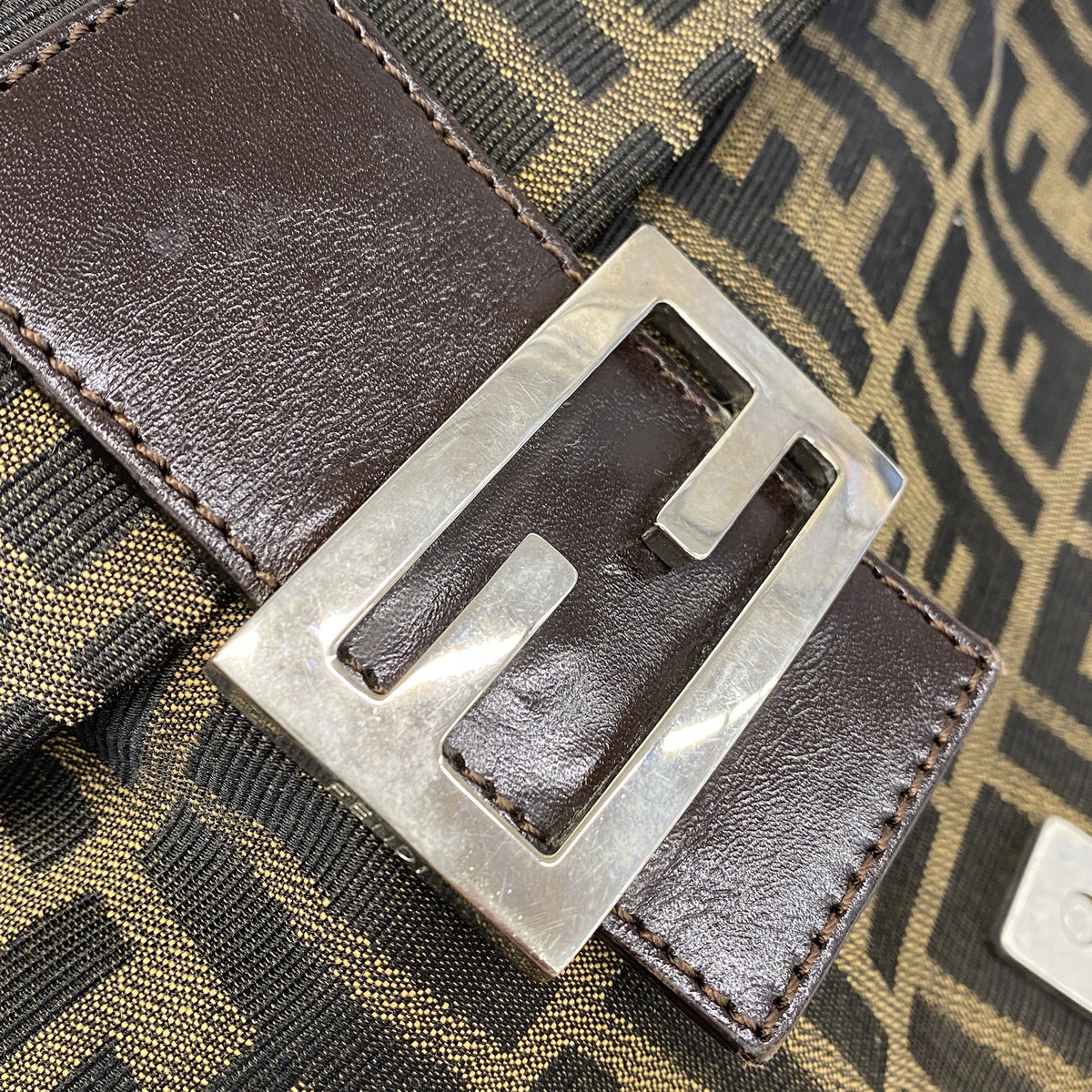 【6hd3891】フェンディ ハンドバッグ ズッカ マンマバケット ナイロンキャンバス ブラウン シルバー金具【中古】レディース