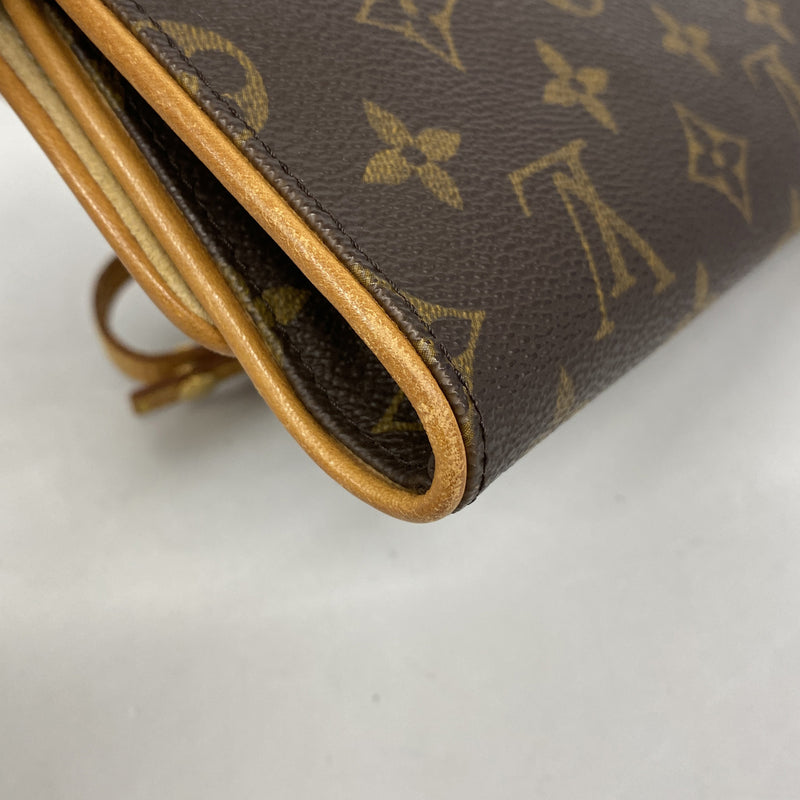 【6hd3898】ルイヴィトン ショルダーバッグ モノグラム ポシェットツインGM M51852 ブラウン【中古】レディース
