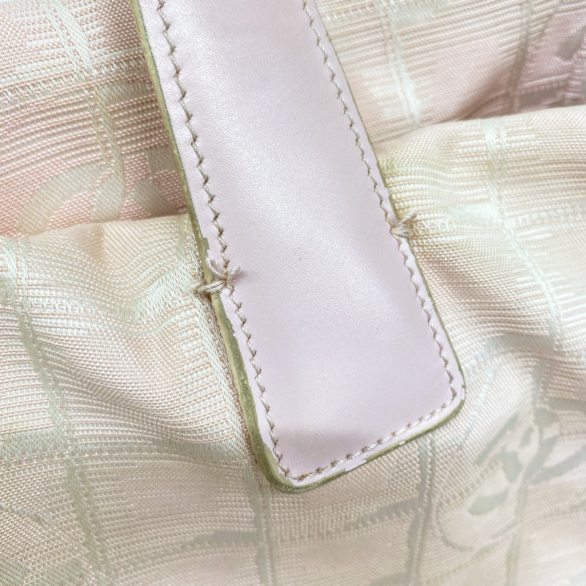 【6hd3944-k】 トートバッグ ニュートラベル ナイロン ピンク シャンパンゴールド金具【中古】レディース