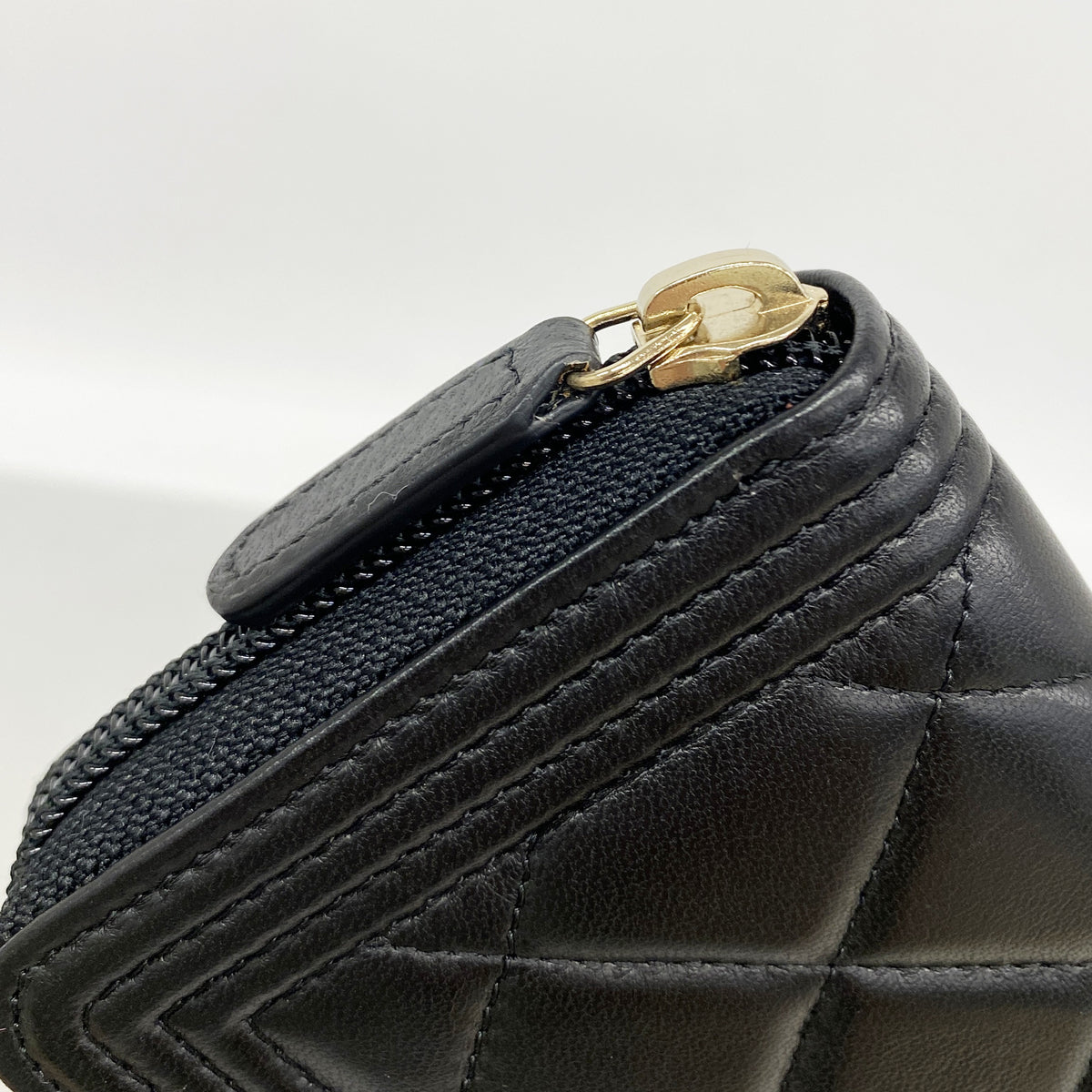 【6hd3945-k】シャネル コインケース ボーイシャネル ラムスキン ブラック ゴールド金具【中古】レディース