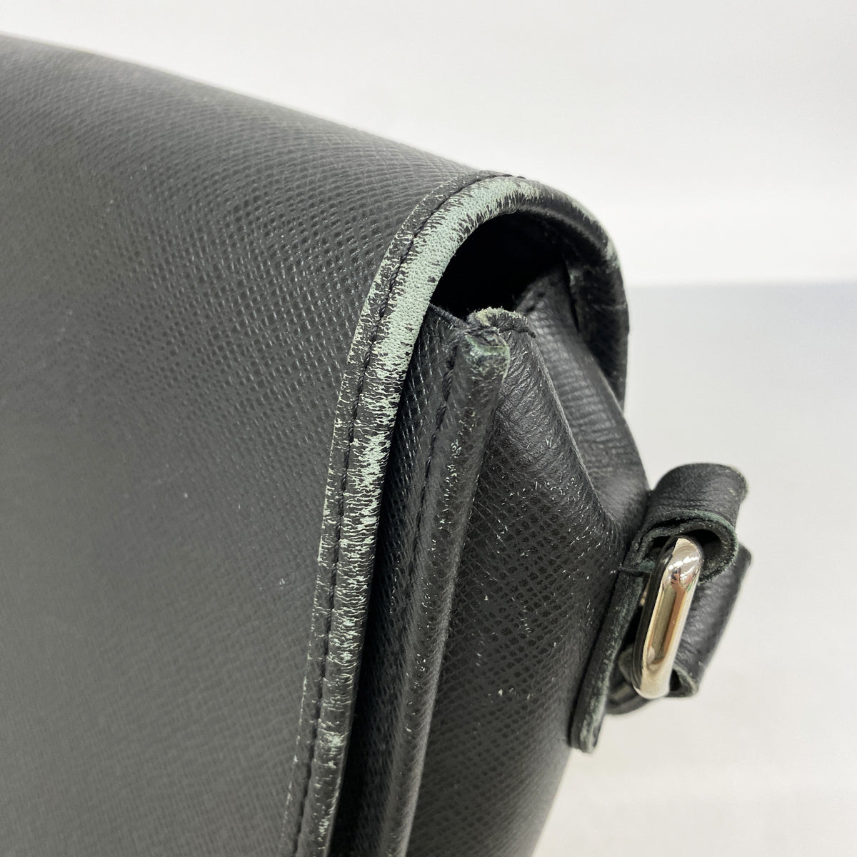 【6hd3997】ルイヴィトン ショルダーバッグ タイガ アンドレイ M32482 アルドワーズ【中古】メンズ