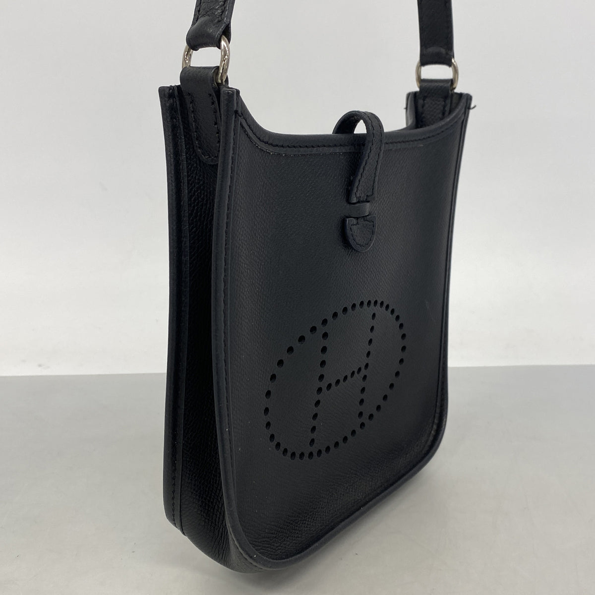 【6hd4044】エルメス ショルダーバッグ エヴリンTPM ヴォーエプソン ブラック シルバー金具 □H刻印【中古】レディース