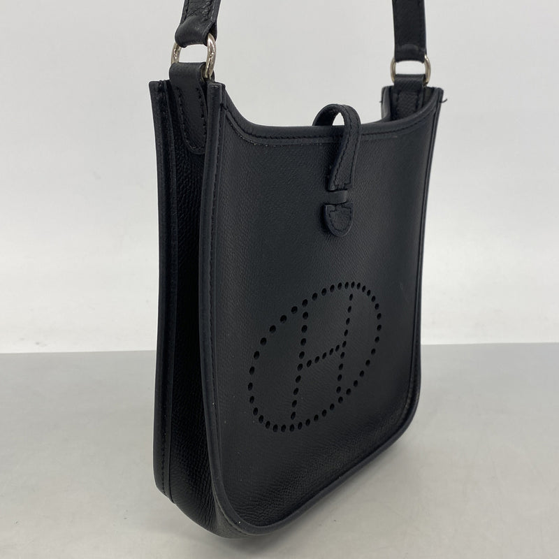 【6hd4044】エルメス ショルダーバッグ エヴリンTPM ヴォーエプソン ブラック シルバー金具 □H刻印【中古】レディース