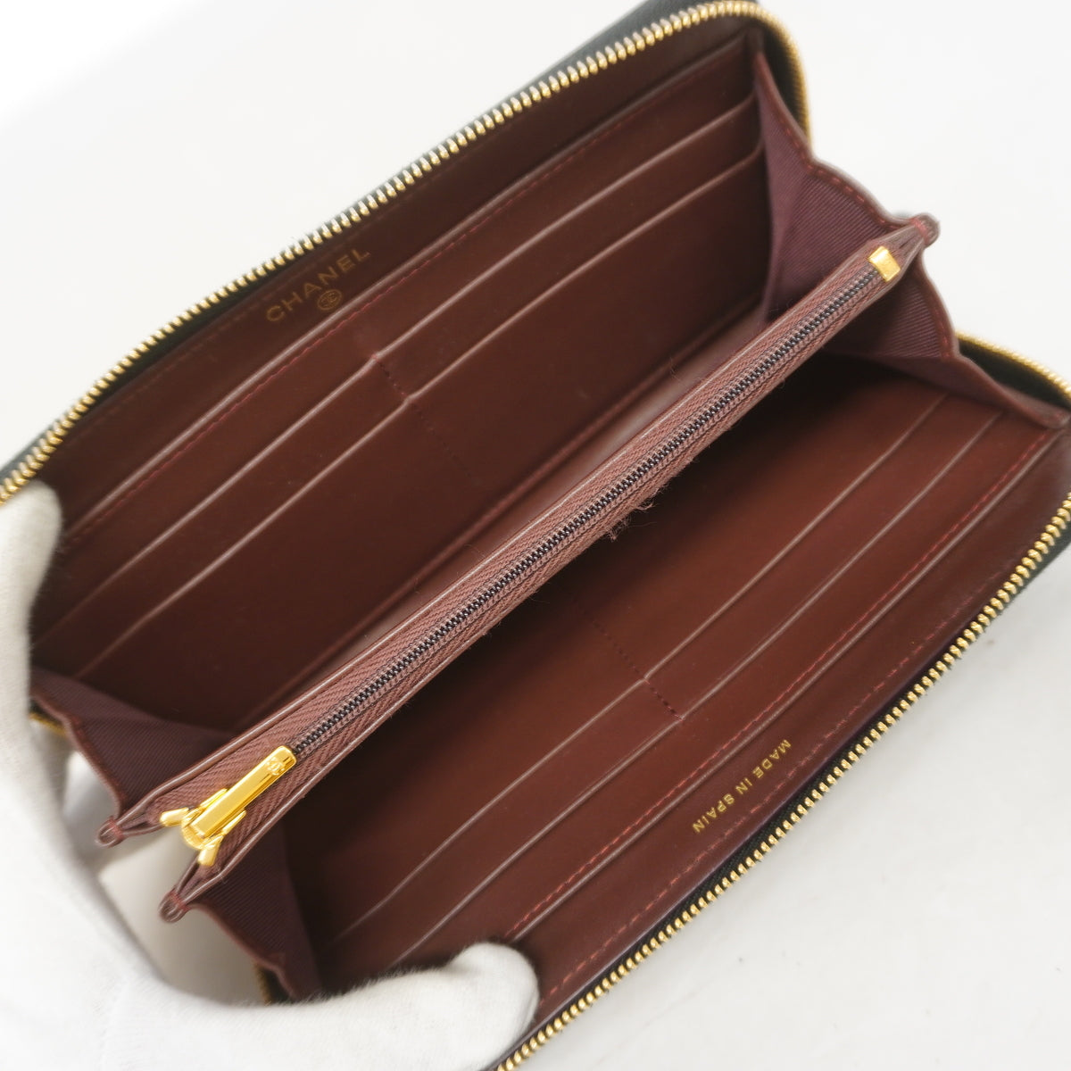 【6hd4061-k】シャネル 長財布 マトラッセ キャビアスキン ブラック ゴールド金具【中古】レディース