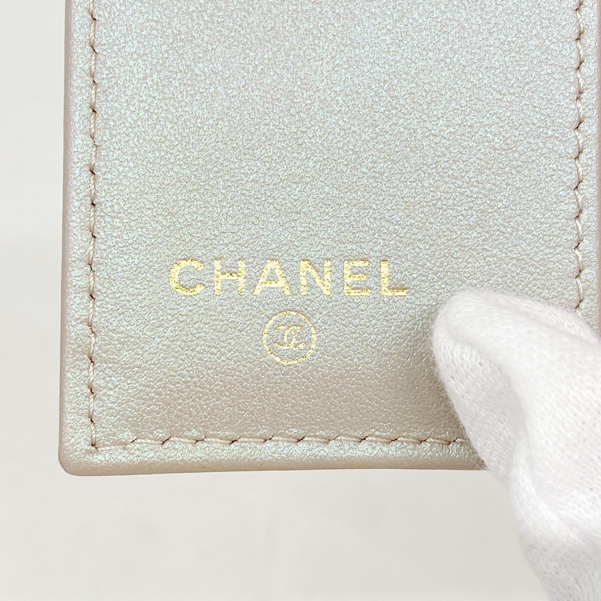 【6hd4091-k】シャネル 三つ折り財布 キャビアスキン メタリックピンク シャンパンゴールド金具【中古】レディース