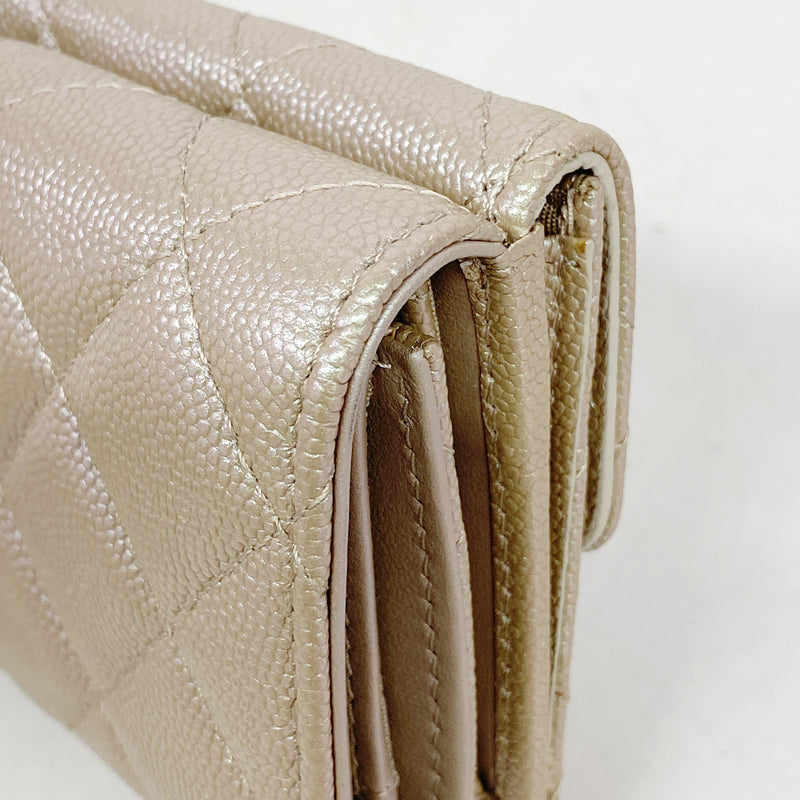 【6hd4091-k】シャネル 三つ折り財布 キャビアスキン メタリックピンク シャンパンゴールド金具【中古】レディース