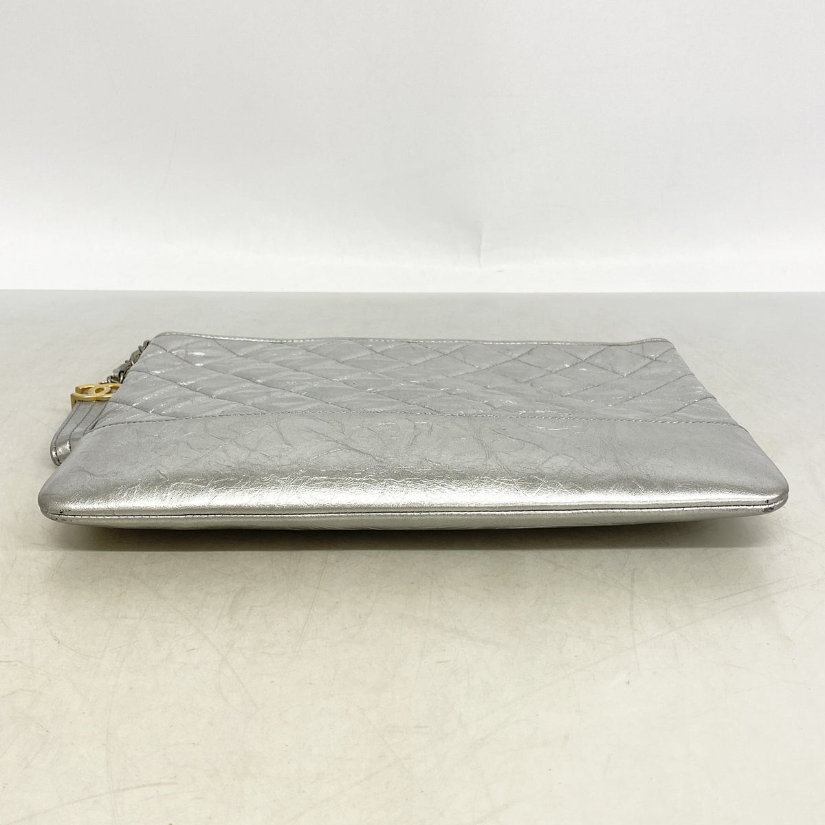 【6hd4100-k】シャネル クラッチバッグ ガブリエルドゥシャネル レザー シルバー ゴールド金具【中古】レディース