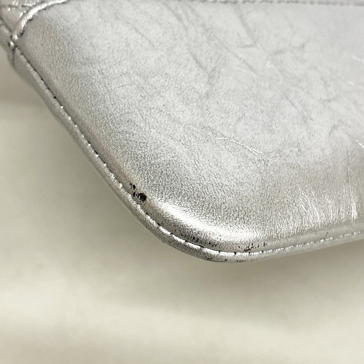【6hd4100-k】シャネル クラッチバッグ ガブリエルドゥシャネル レザー シルバー ゴールド金具【中古】レディース