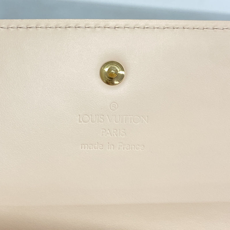 【6hd4105-k】ルイヴィトン 三つ折り長財布 ヴェルニ ポルトトレゾールインターナショナル M91318 マシュマロピンク【中古】レディース