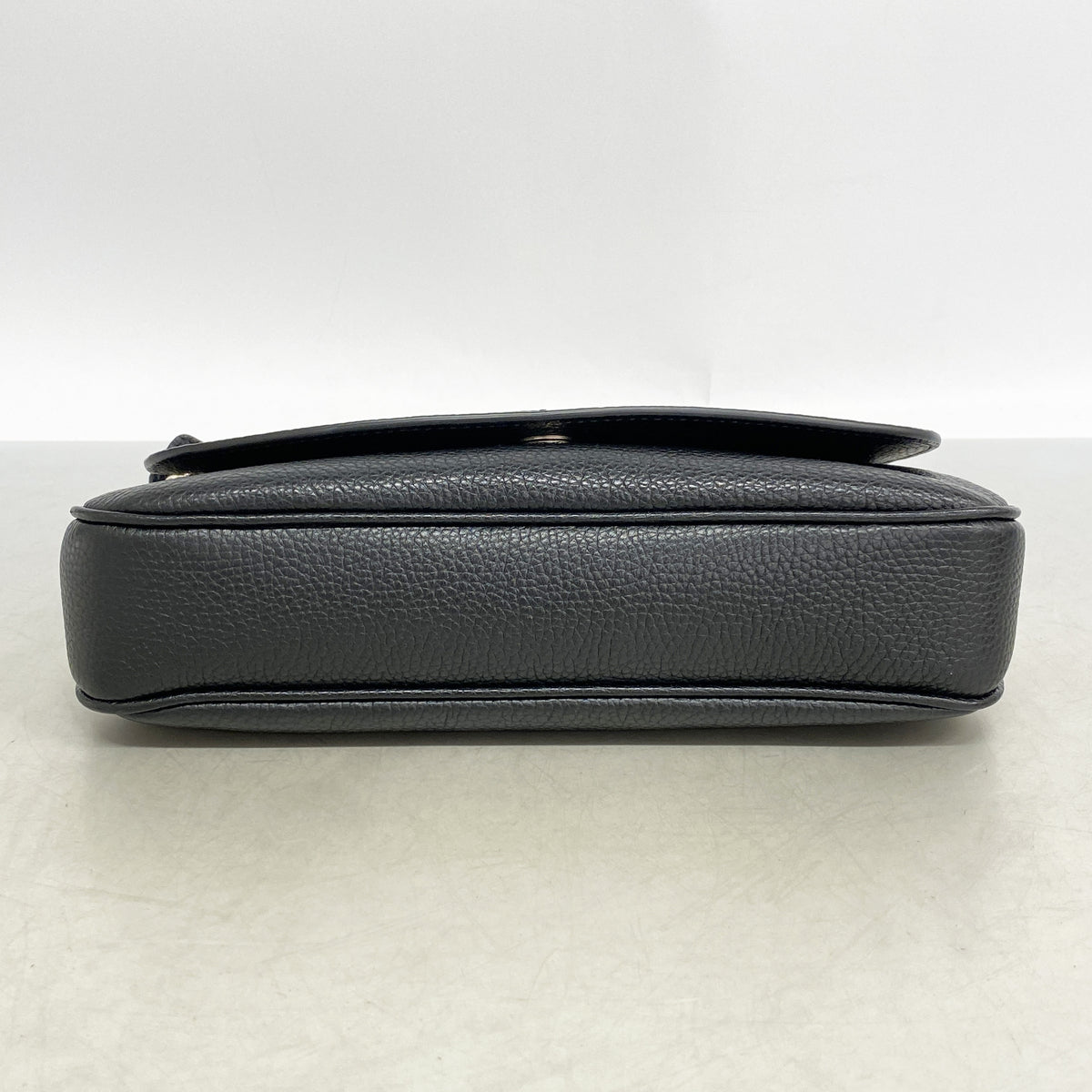 【6hd4133-k】グッチ ショルダーバッグ ソーホー 536224 レザー ブラック シャンパンゴールド金具【中古】レディース