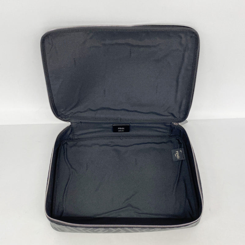 【6hd4151】フェンディ ポーチ PVC グレー ブラック シルバー金具【中古】メンズ