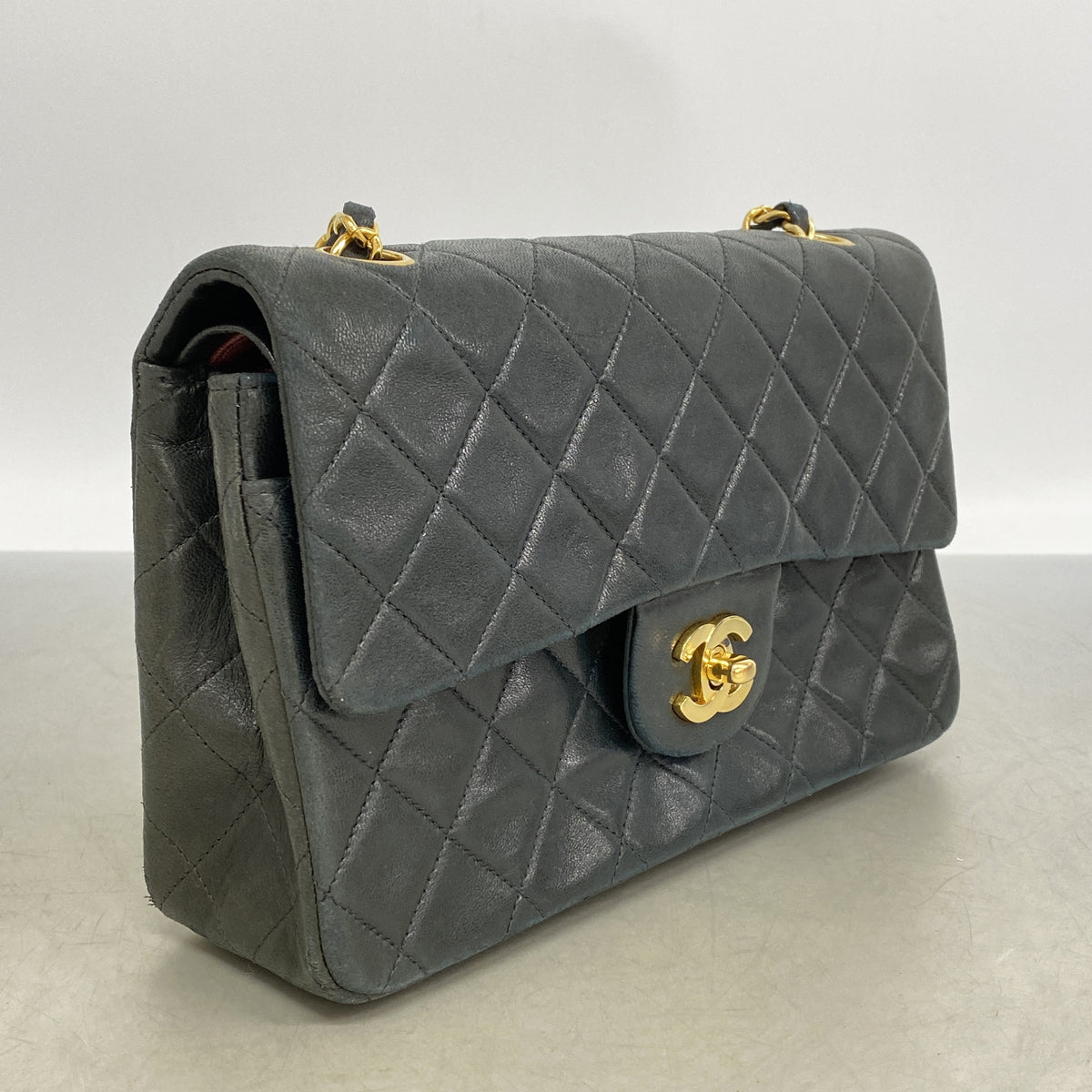 【6hd4202】シャネル ショルダーバッグ マトラッセ Wフラップ Wチェーン ラムスキン ブラック ゴールド金具【中古】レディース