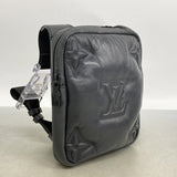 【6hd4218-k】ルイヴィトン ボディバッグ アシンメトリカルスリングバッグ M68773 ブラック【中古】メンズ