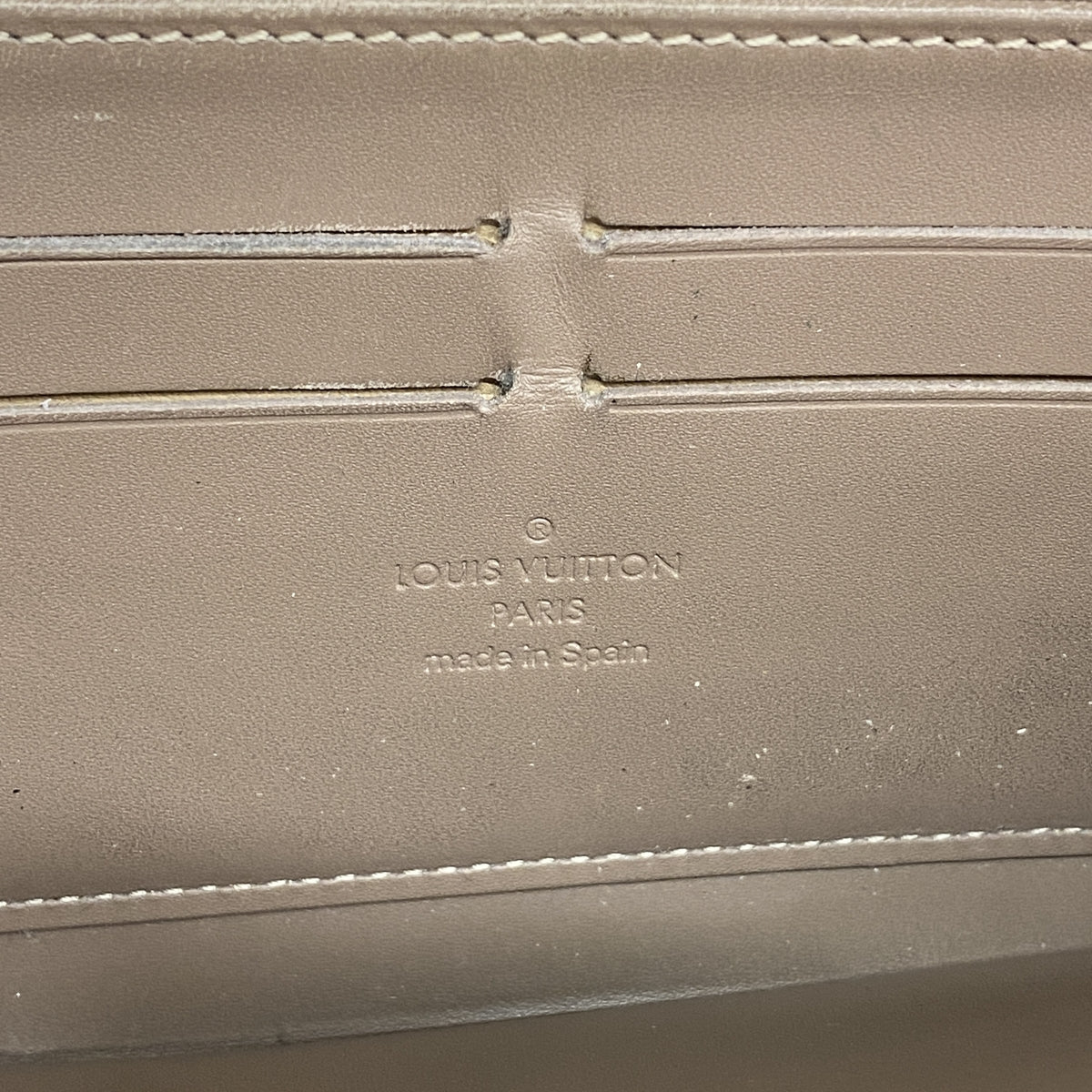 【6hd4222-k】ルイヴィトン 長財布 ヴェルニ ジッピーウォレット M91761 ベージュプードル【中古】レディース