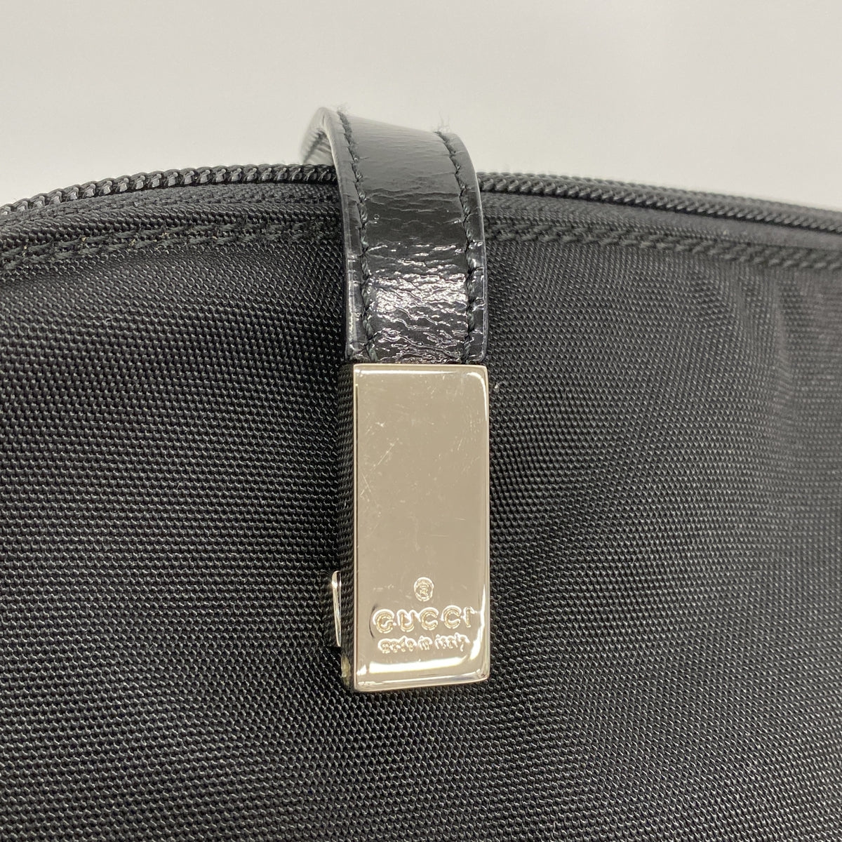 【6hd4243-k】グッチ ショルダーバッグ 001 3261 キャンバス ブラック シルバー金具【中古】レディース
