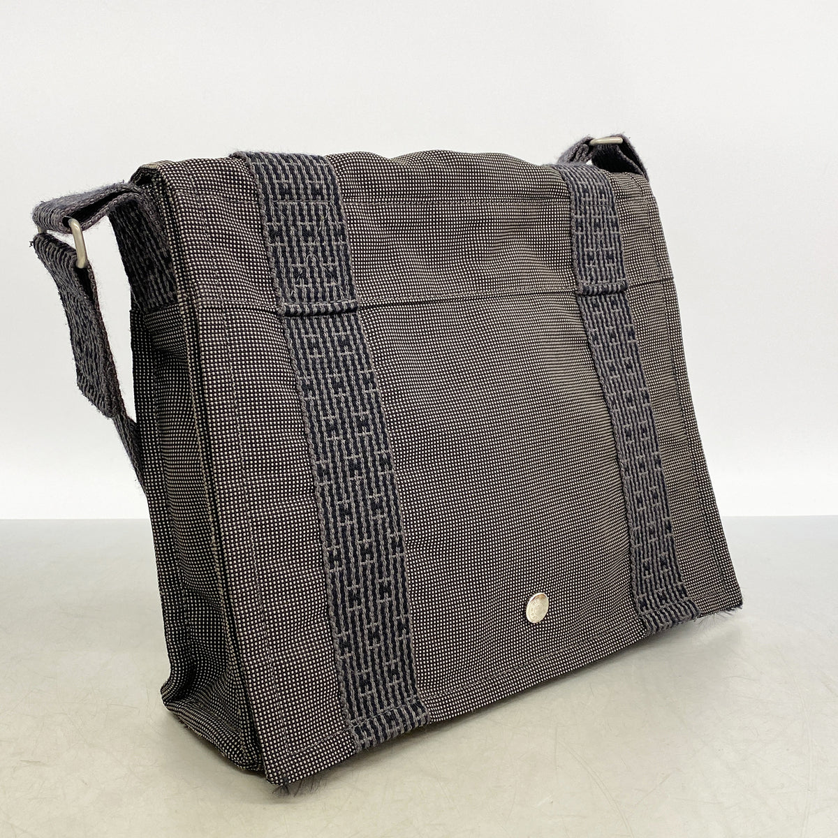 【6hd4265】エルメス ショルダーバッグ エールラインバサスPM ナイロン グレー シルバー金具【中古】レディース