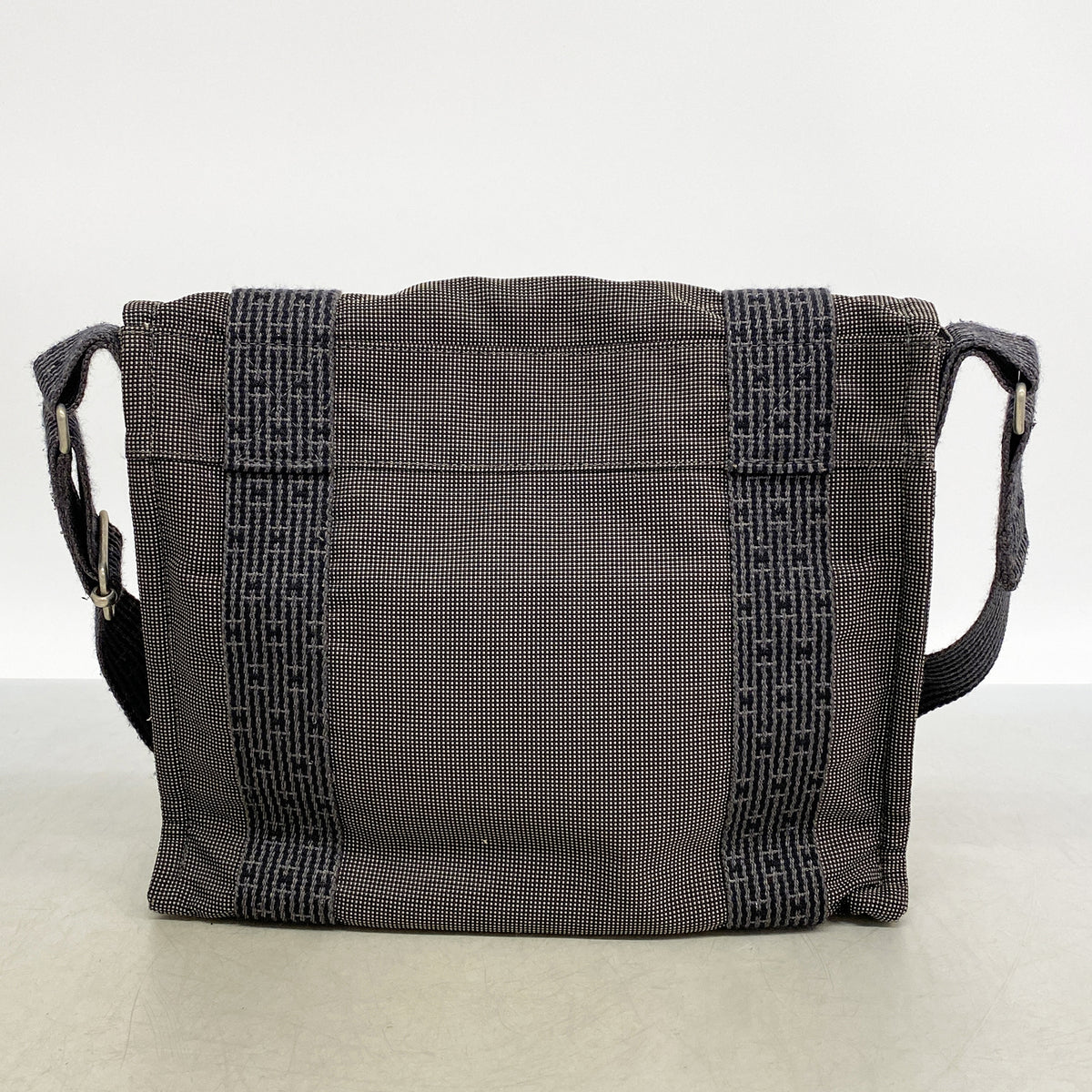 【6hd4265】エルメス ショルダーバッグ エールラインバサスPM ナイロン グレー シルバー金具【中古】レディース