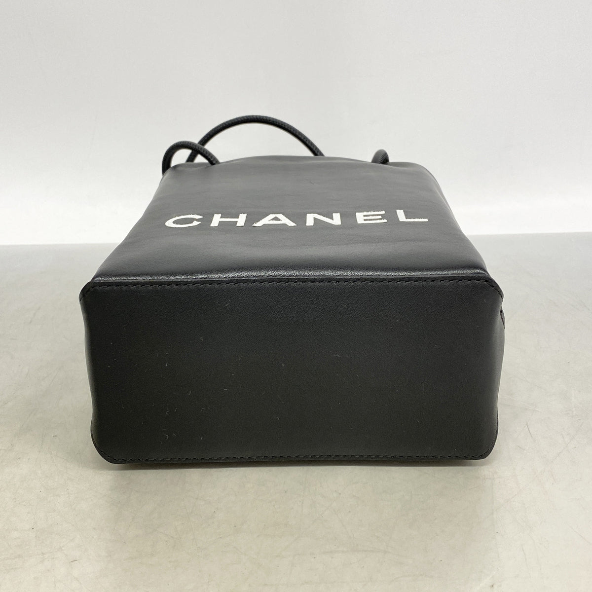 【6hd4327】シャネル トートバッグ エッセンシャル レザー ブラック シルバー金具【中古】レディース