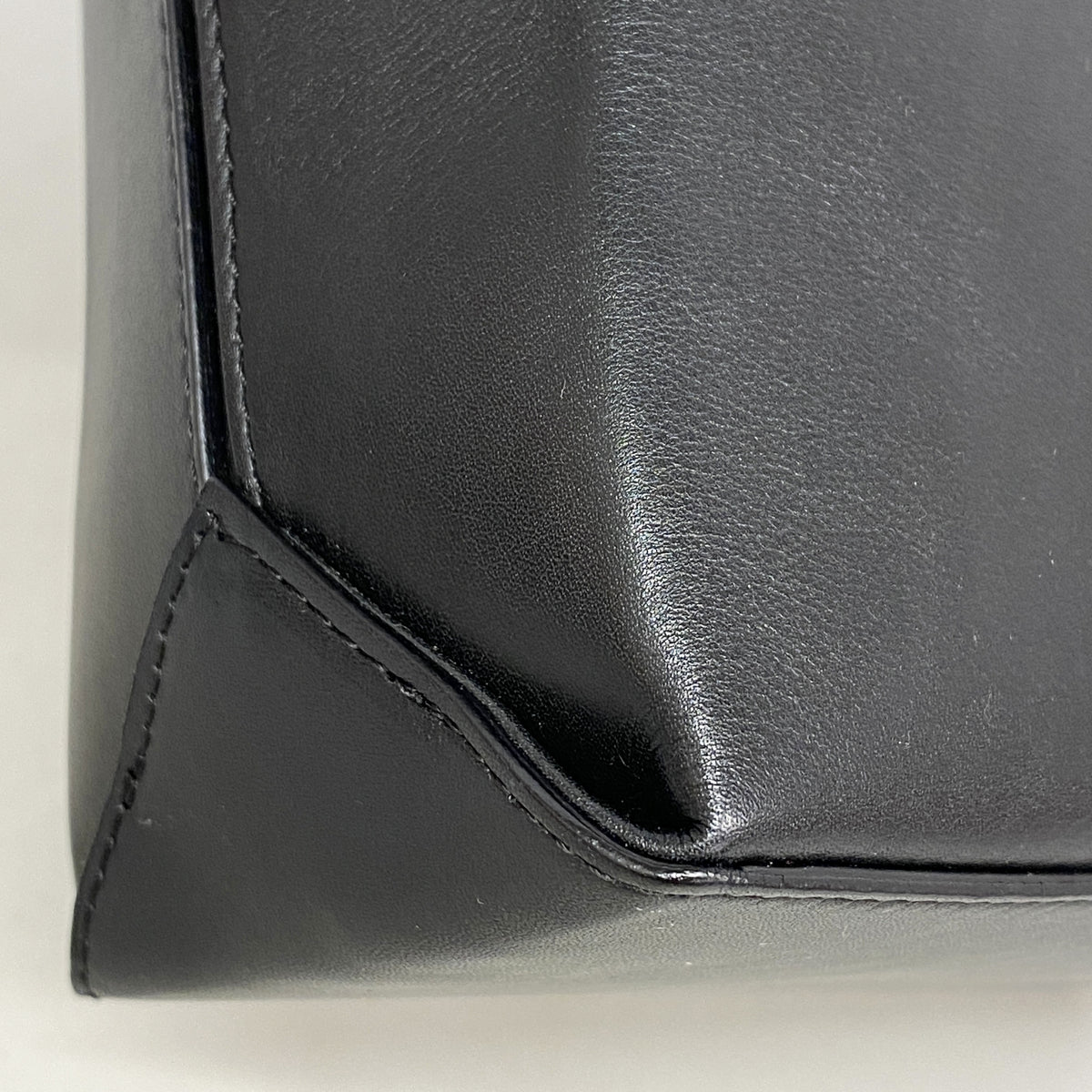【6hd4327】シャネル トートバッグ エッセンシャル レザー ブラック シルバー金具【中古】レディース
