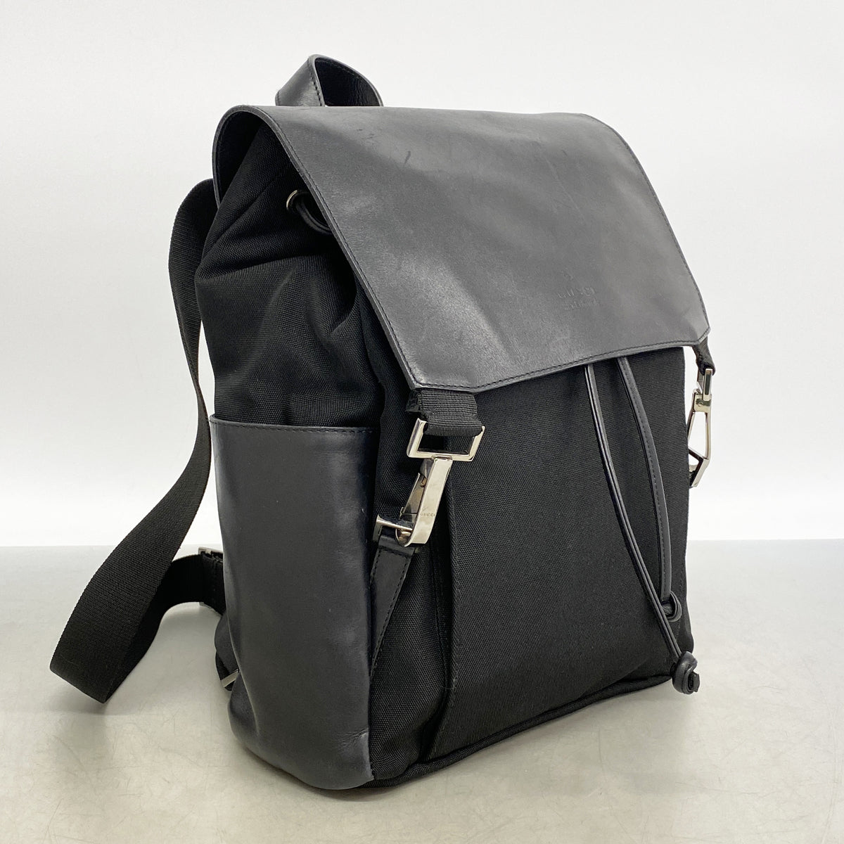 【6hd4366-k】グッチ リュック・デイパック 003 023 キャンバス ブラック シルバー金具【中古】レディース