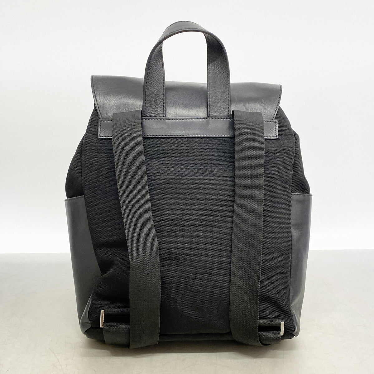 【6hd4366-k】グッチ リュック・デイパック 003 023 キャンバス ブラック シルバー金具【中古】レディース
