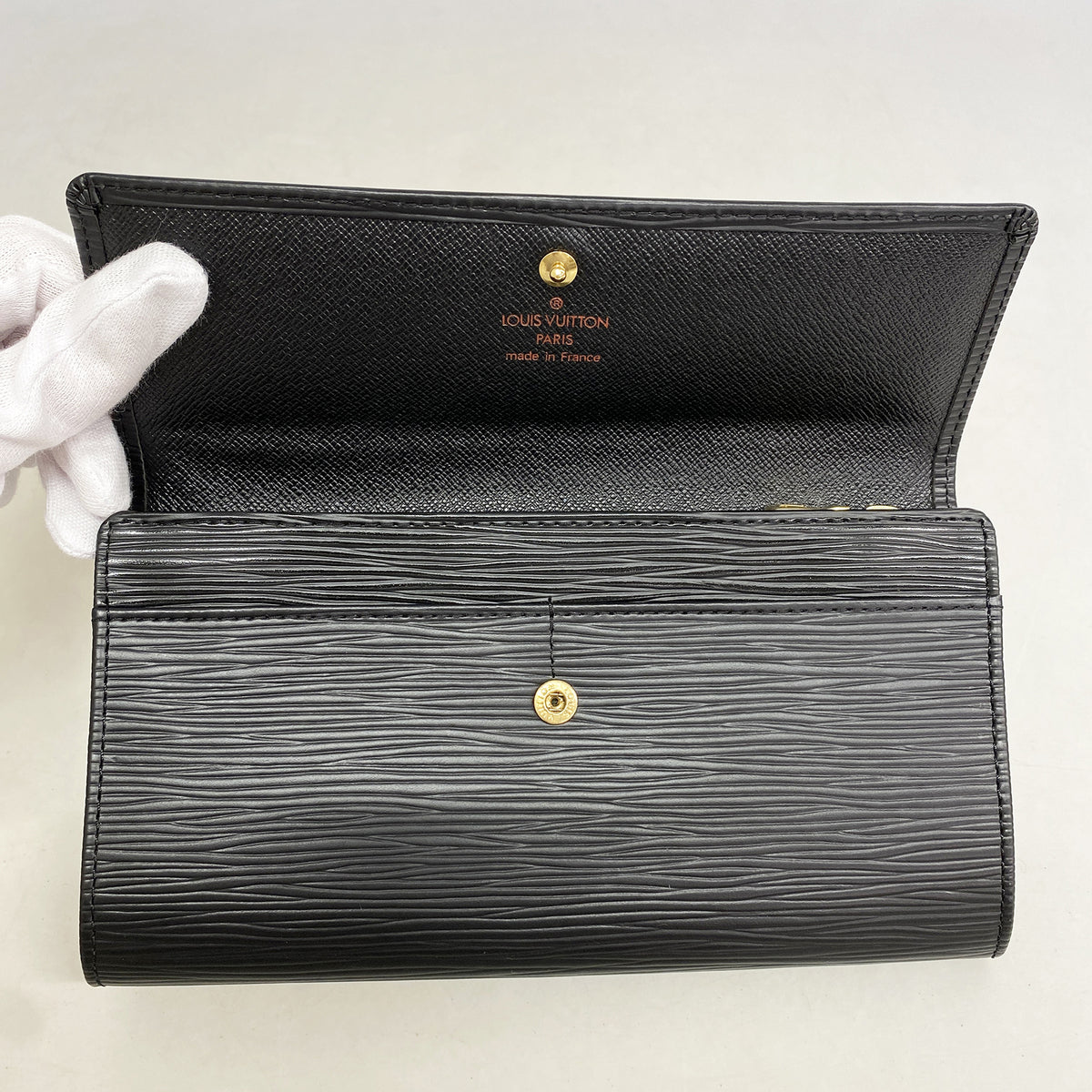 【6hd4372-k】ルイヴィトン 長財布 エピ ポシェットポルトモネクレディ M63572 ノワール【中古】レディース