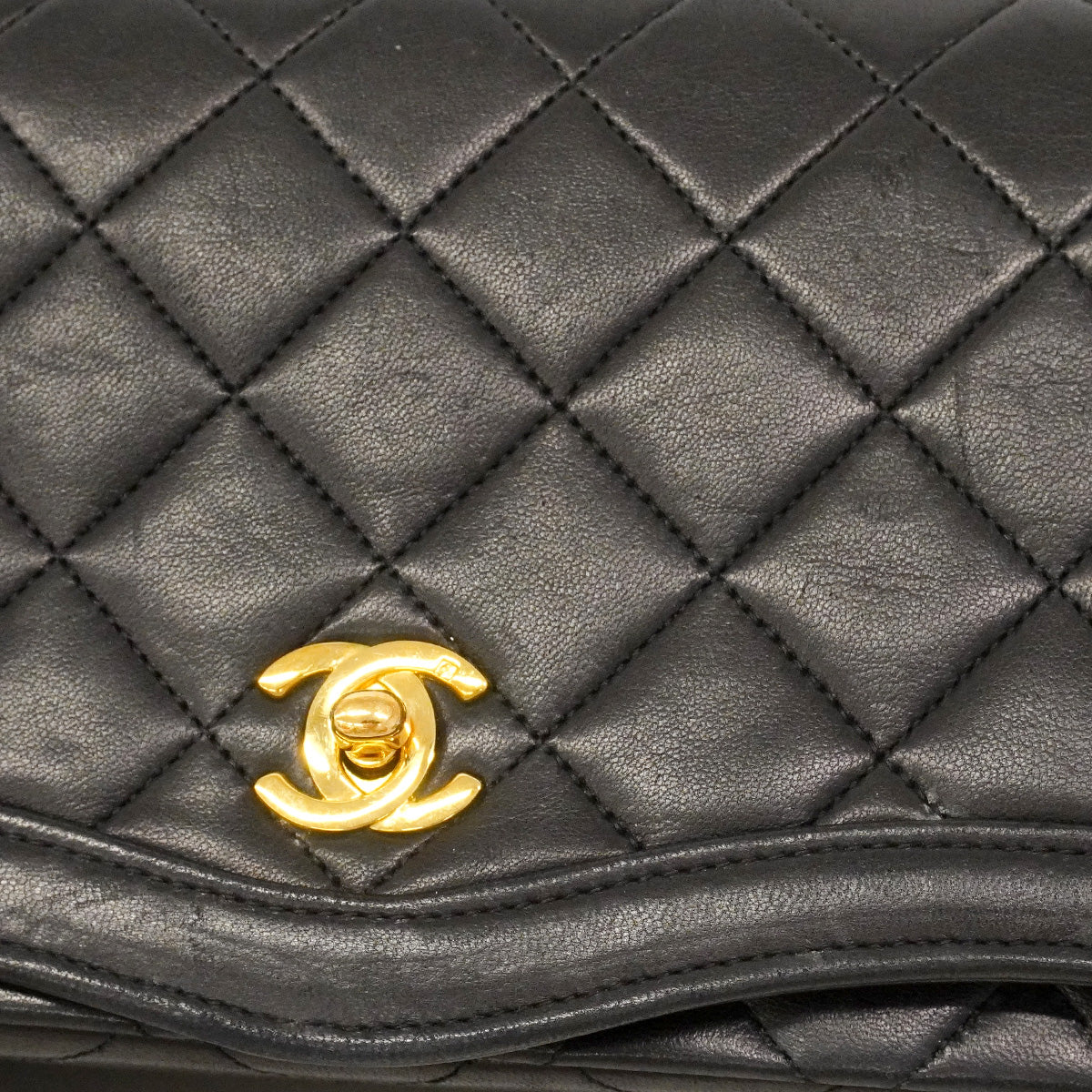 【6hd4380】シャネル ショルダーバッグ マトラッセ チェーンショルダー ラムスキン ブラック ゴールド金具【中古】レディース