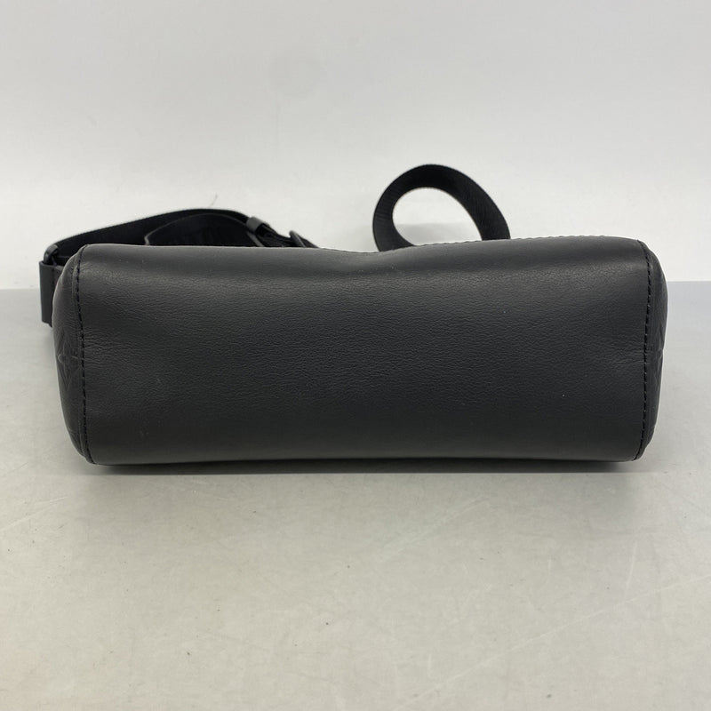 【6he4425】ルイヴィトン ショルダーバッグ モノグラム・シャドウ パルスメッセンジャー M14874 ブラック【中古】メンズ